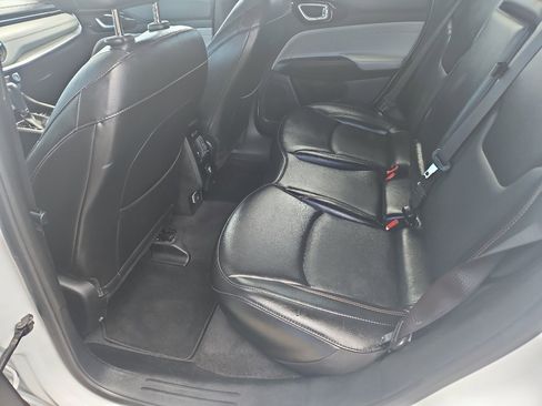 Used 2023 Jeep Compass Limited image 18