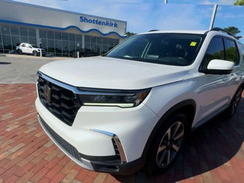 Certified 2023 Honda Pilot Elite image 6