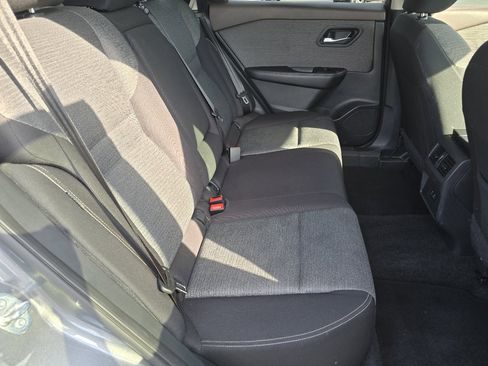 Used 2023 Nissan Rogue SV image 25