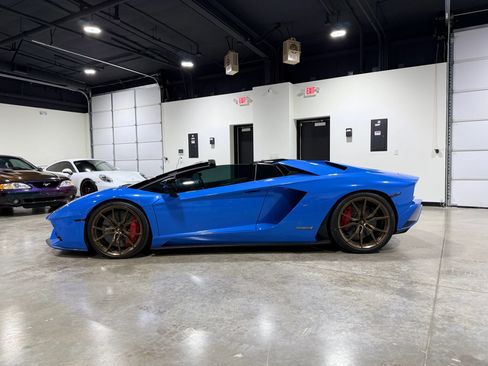 Used 2018 Lamborghini Aventador S AWD/4WD image 17