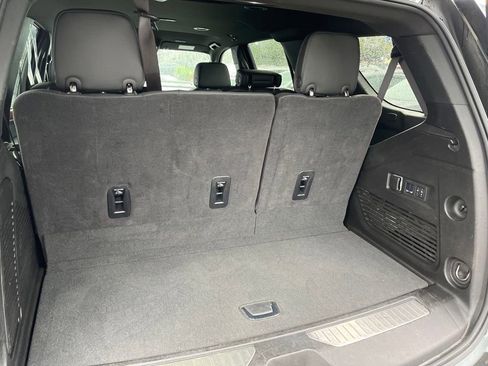 Used 2025 GMC Yukon Denali AWD/4WD image 22