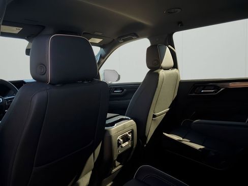 New 2026 GMC Yukon XL Elevation image 18