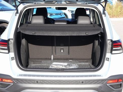 New 2026 Volkswagen Taos SE image 16