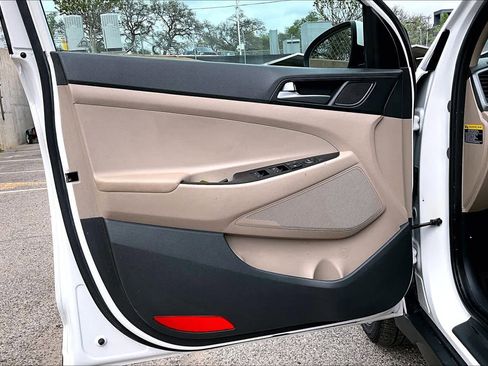 Used 2016 Hyundai Tucson Sport image 22