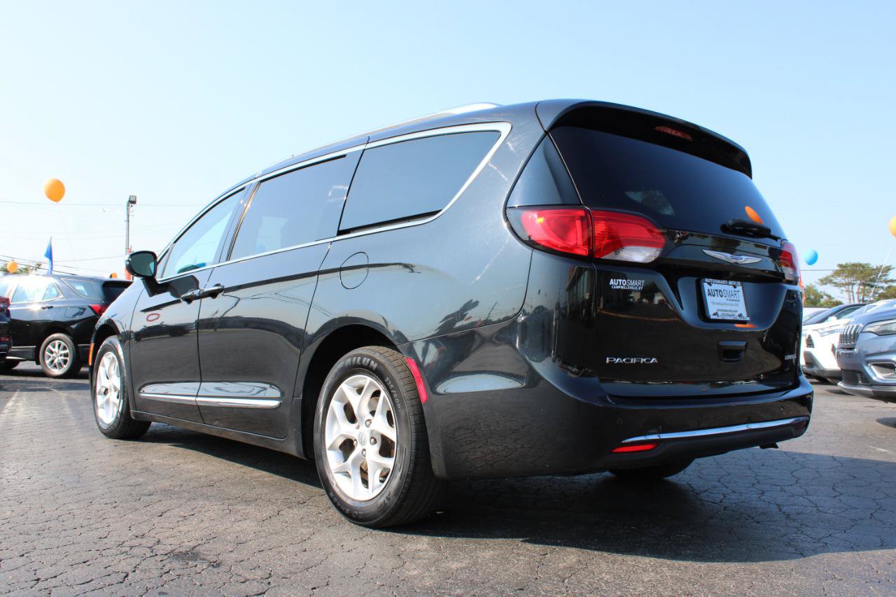 Used 2019 Chrysler Pacifica Limited FWD image 13