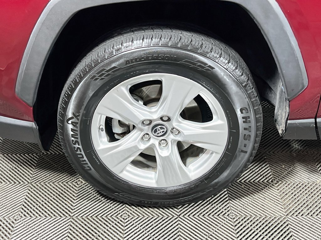 Certified 2019 Toyota RAV4 LE w/ Carpet Mat Package AWD/4WD image 27