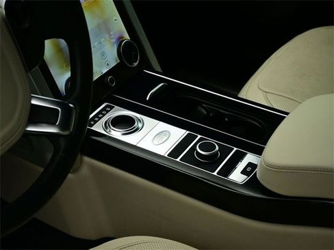 Used 2022 Land Rover Range Rover P525 Westminster Edition image 18