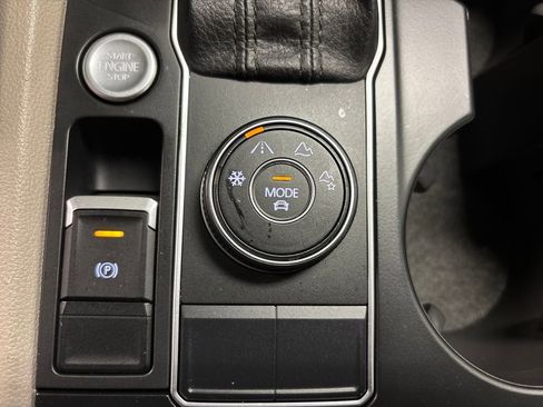 Used 2018 Volkswagen Atlas SE image 40