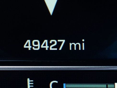 Used 2022 Chevrolet Tahoe Z71 w/ Luxury Package image 43