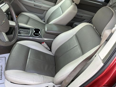 Used 2008 Chrysler 300 Touring RWD image 14