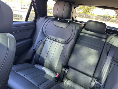 Used 2025 Land Rover Range Rover Sport SE image 12