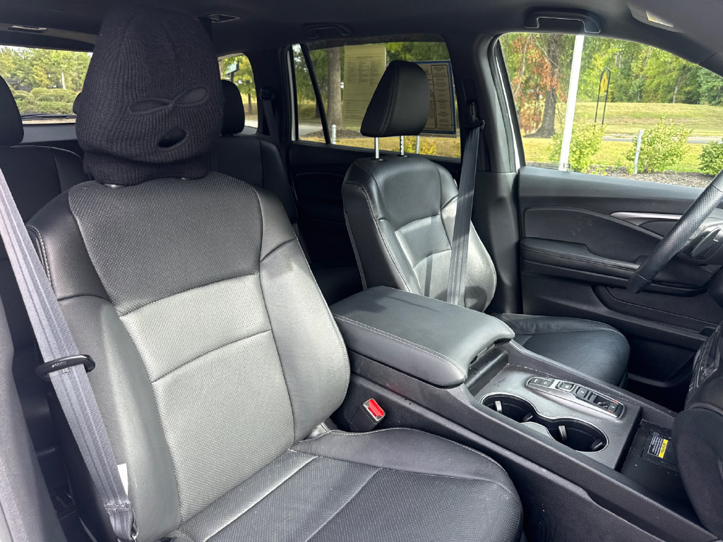 Certified 2025 Honda Passport EX-L image 35