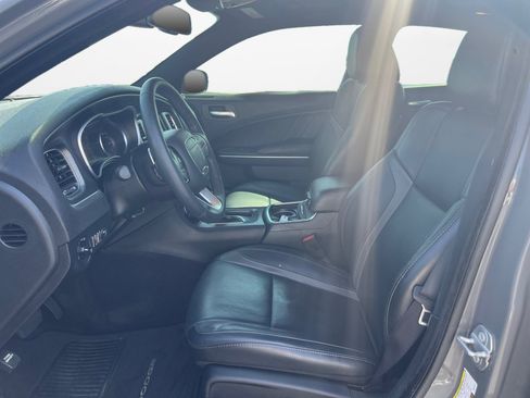 Used 2017 Dodge Charger R/T w/ Plus Group RWD image 11