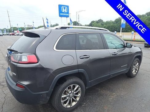 Used 2019 Jeep Cherokee Latitude Plus AWD/4WD image 5