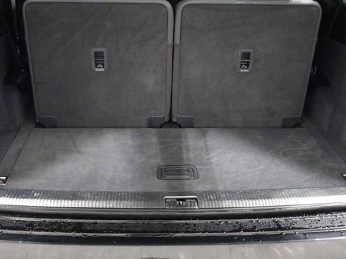 Used 2022 Audi Q7 Premium w/ Convenience Package image 38