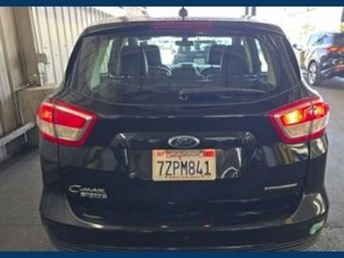 Used 2017 Ford C-MAX Energi Titanium FWD image 6