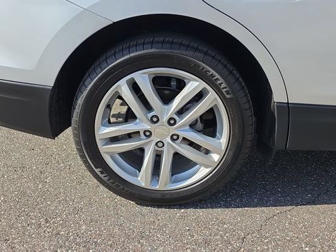 Used 2019 Chevrolet Equinox Premier FWD image 5