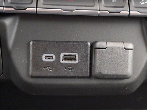 New 2026 Chevrolet Silverado 2500 Custom w/ Z71 Off-Road Package image 32