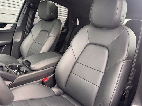 Certified 2025 Porsche Cayenne image 17