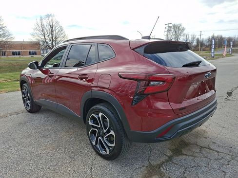 Used 2024 Chevrolet Trax RS w/ Sunroof Package image 6