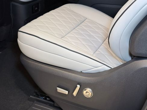 New 2026 Lincoln Navigator L Black Label image 26