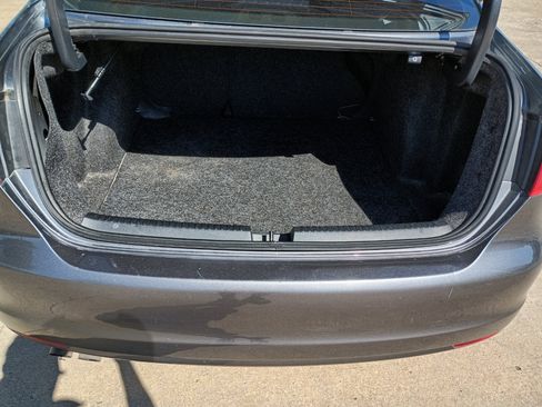 Used 2014 Volkswagen Jetta S image 5