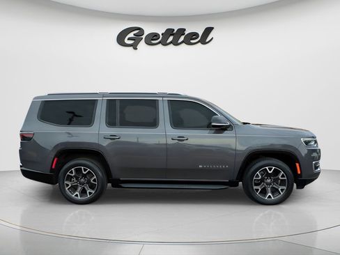 Used 2023 Jeep Wagoneer Series III w/ Preferred Equipment Group image 3