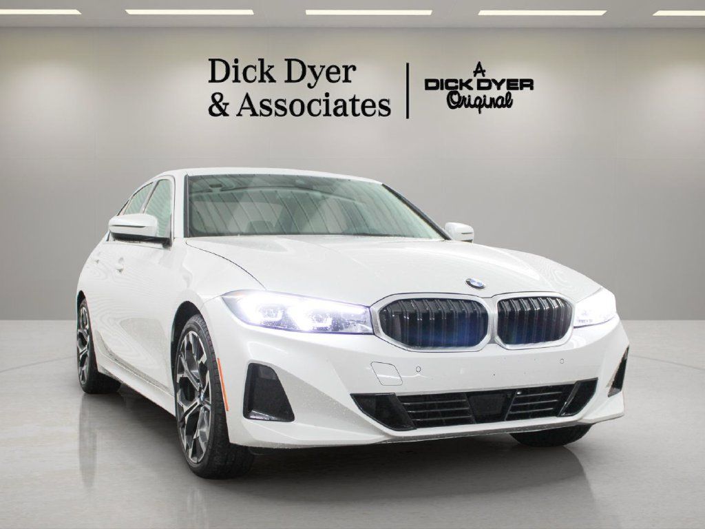 Used 2026 BMW 330i Sedan w/ Convenience Package RWD image 3