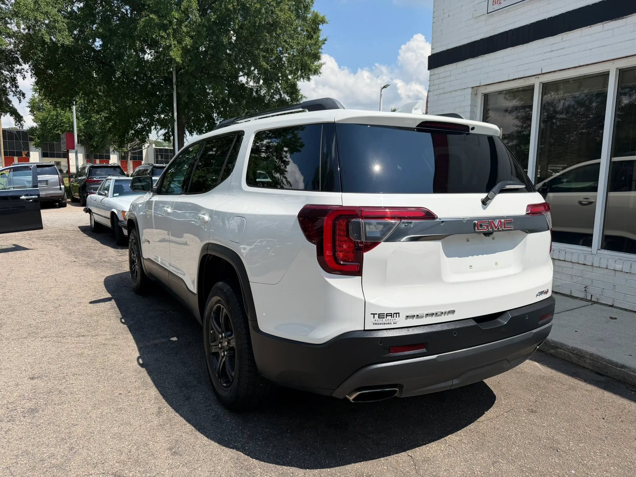Used 2020 GMC Acadia AT4 AWD/4WD image 7