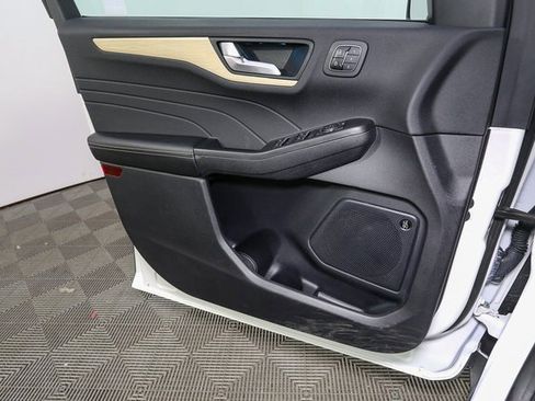 Used 2022 Ford Escape Titanium w/ Titanium Elite Package image 38