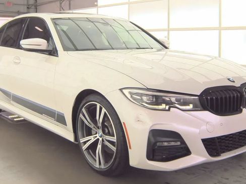Used 2019 BMW 330i Sedan w/ M Sport Package RWD image 2