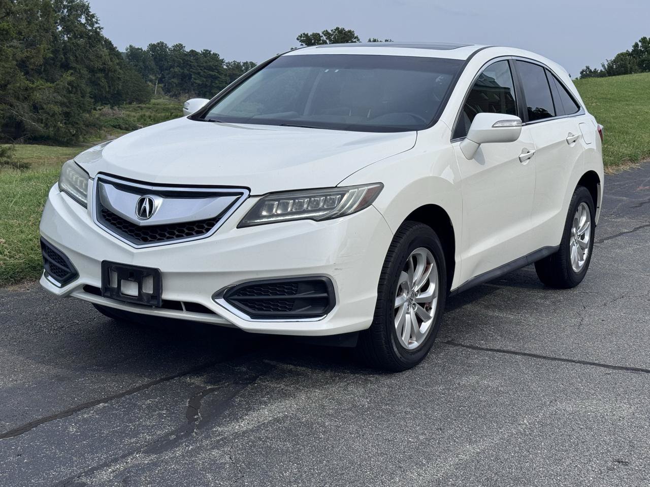 Used 2017 Acura RDX AWD image 2