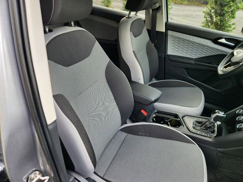 Certified 2024 Volkswagen Taos S image 13