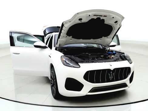 Used 2023 Maserati Grecale GT AWD/4WD image 9