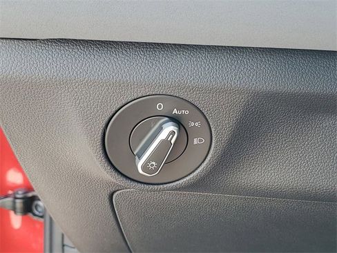 New 2025 Volkswagen Jetta SE image 18