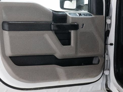 Used 2018 Ford F550 4x4 Regular Cab Super Duty image 27