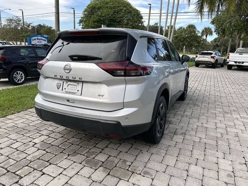 Used 2024 Nissan Rogue SV FWD image 37