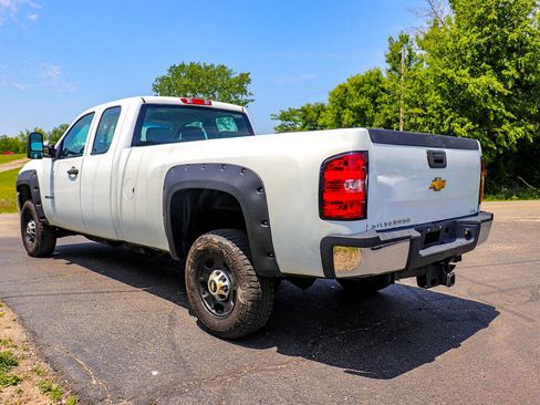 Used 2013 Chevrolet Silverado 2500 W/T w/ Snow Plow Prep Package image 8