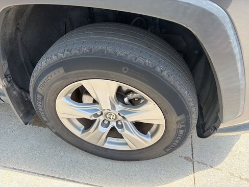 Used 2022 Toyota RAV4 XLE image 4