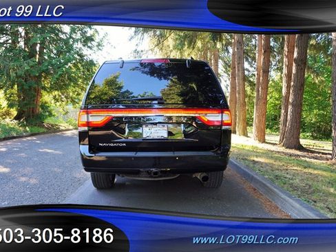 Used 2017 Lincoln Navigator Select AWD/4WD image 10