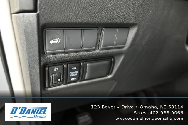 Used 2018 Nissan Armada SL w/ Moonroof Package AWD/4WD image 27
