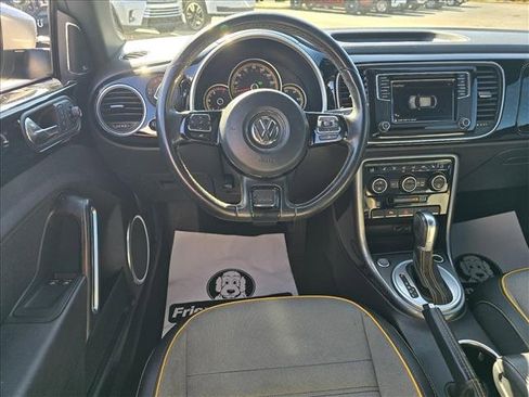 Used 2018 Volkswagen Beetle 2.0T Dune image 3