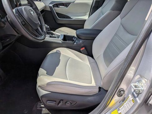 Used 2022 Toyota RAV4 XLE Premium FWD image 15