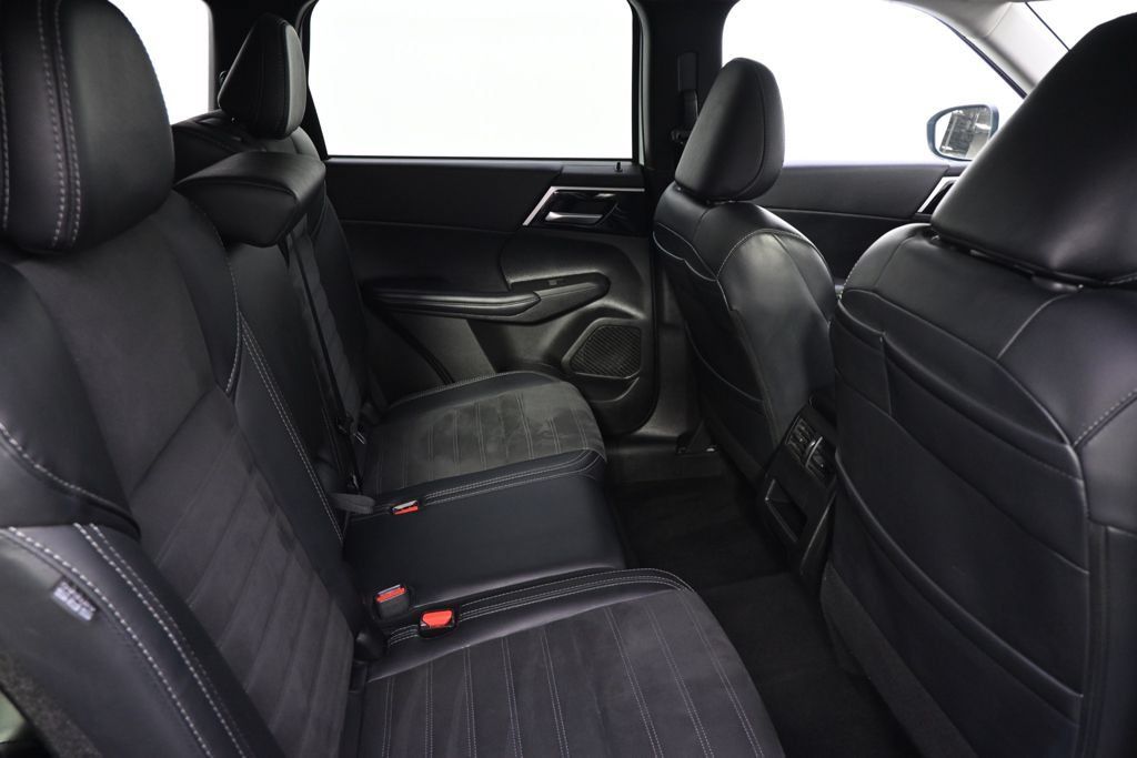 Used 2024 Mitsubishi Outlander SE AWD/4WD image 18