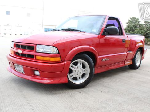 Used 2001 Chevrolet S10 Pickup Xtreme w/ Preferred Equipment Group image 25