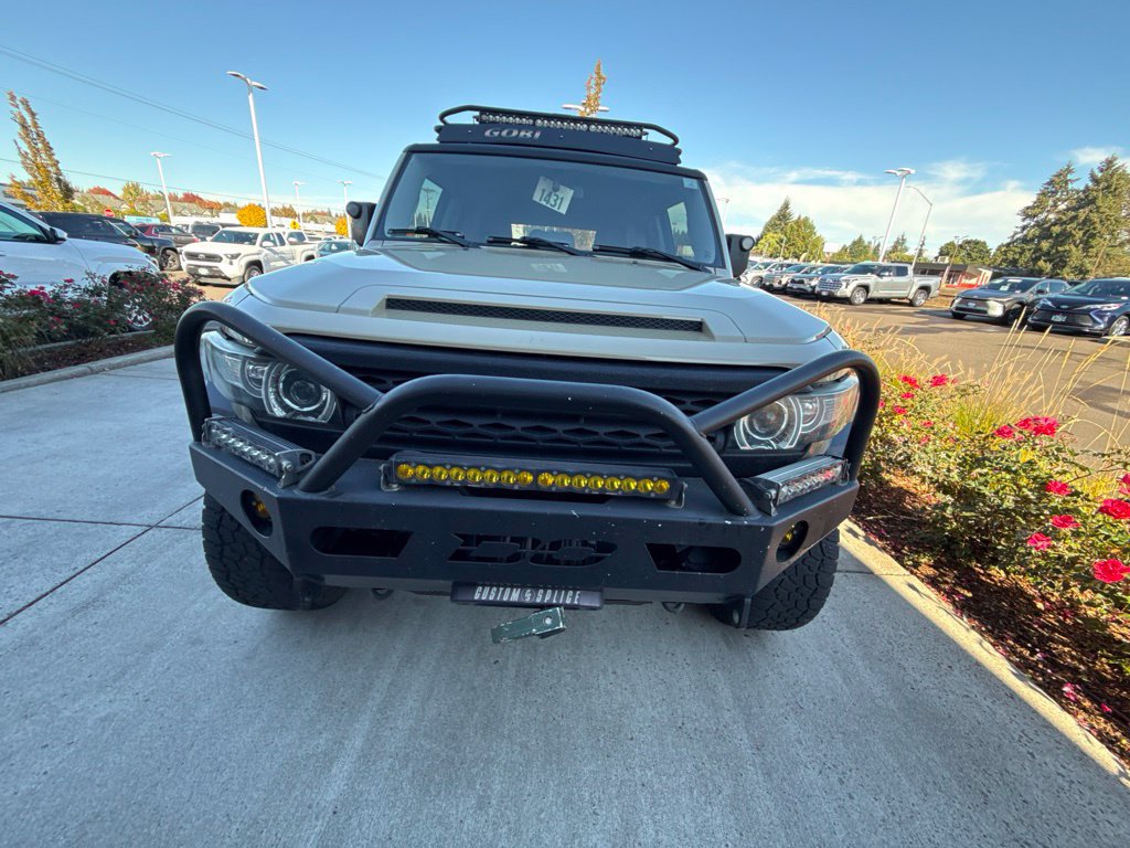 Used 2014 Toyota FJ Cruiser 4WD w/ Convenience Package image 2