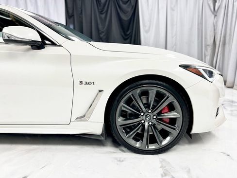 Used 2018 INFINITI Q60 Red Sport 400 w/ Sensory Package 3.0T Sport image 13