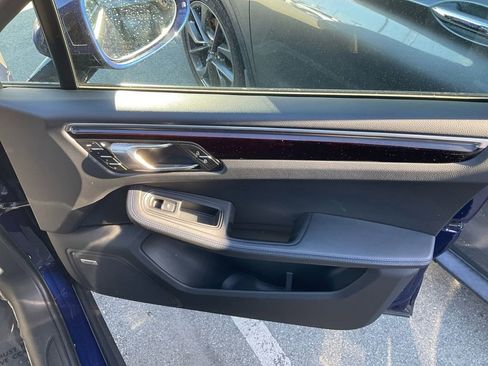 Used 2022 Porsche Macan image 28