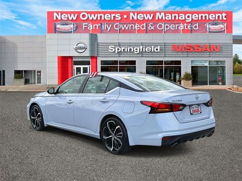 Certified 2024 Nissan Altima 2.5 SR image 6