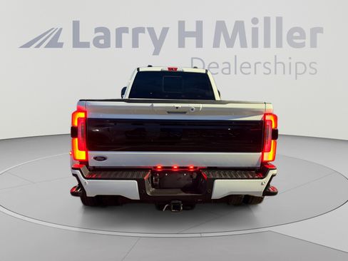 Used 2026 Ford F450 Platinum w/ FX4 Off-Road Package AWD/4WD image 4